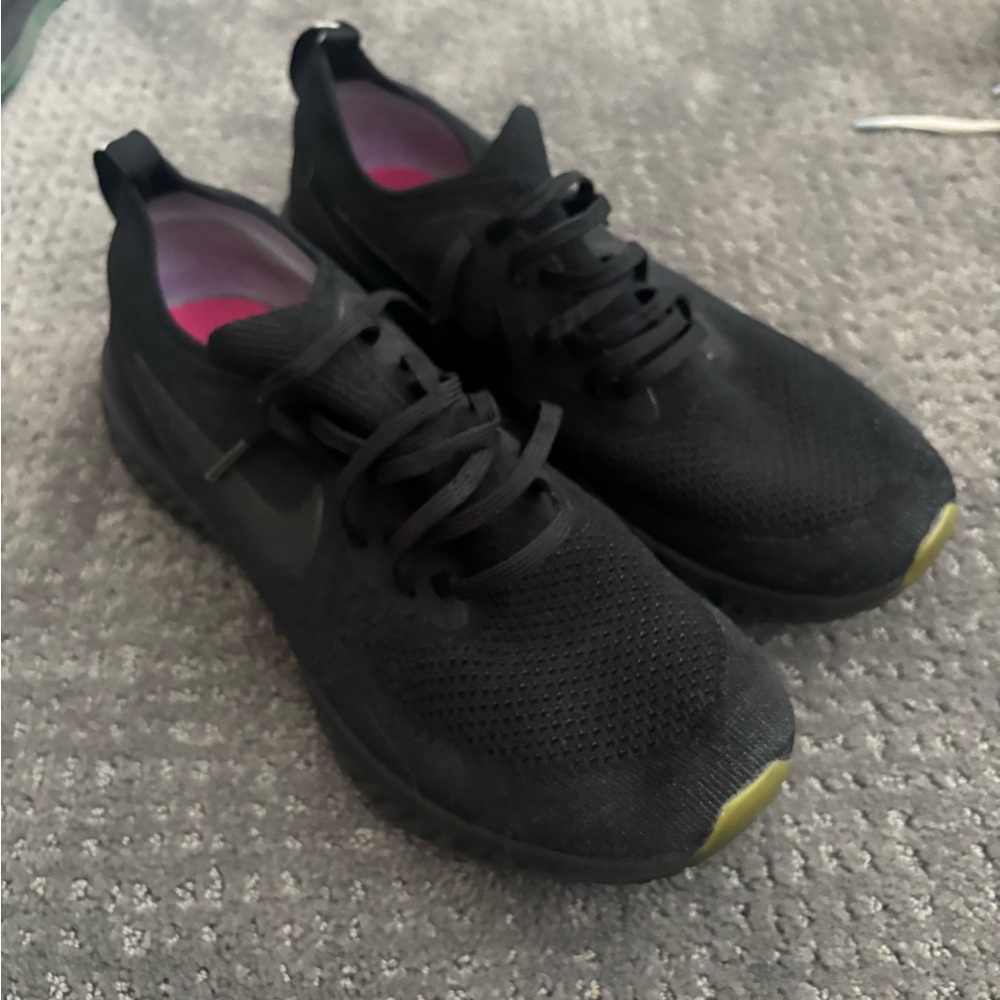 Epic React Betrue Nike Black and Pink Athletic Shoes size 12